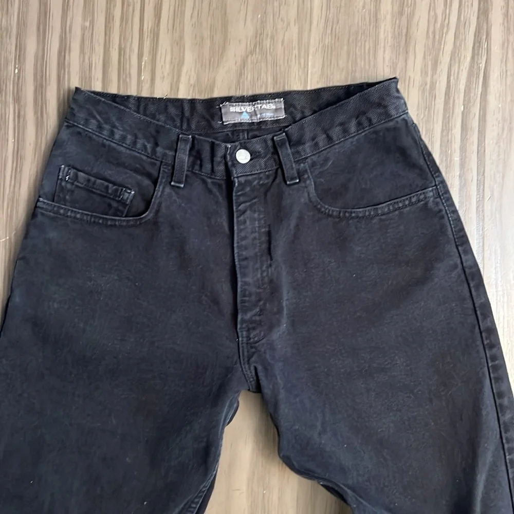 90’s VINTAGE SILVERTAB LEVIS  LOOSE FIT BLACK JEANS MADE IN USA WOMENS 28